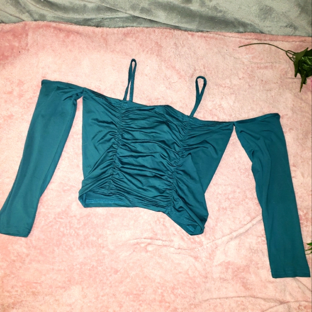 Green off the shoulder long sleeve Crop Top